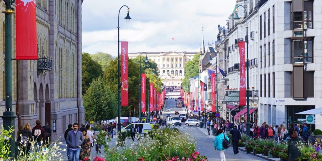 Karl-Johans-gate2-VISITOSLOTord-Baklund-1280x640